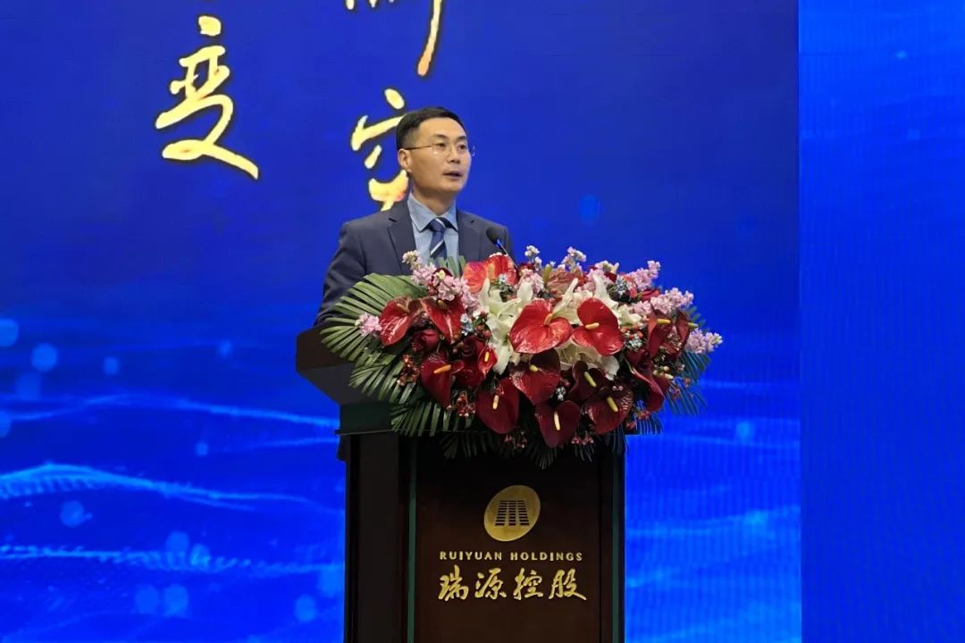 融合聚變，創(chuàng)新突破丨智慧產(chǎn)業(yè)集團(tuán)2022年度總結(jié)暨表彰大會順利召開