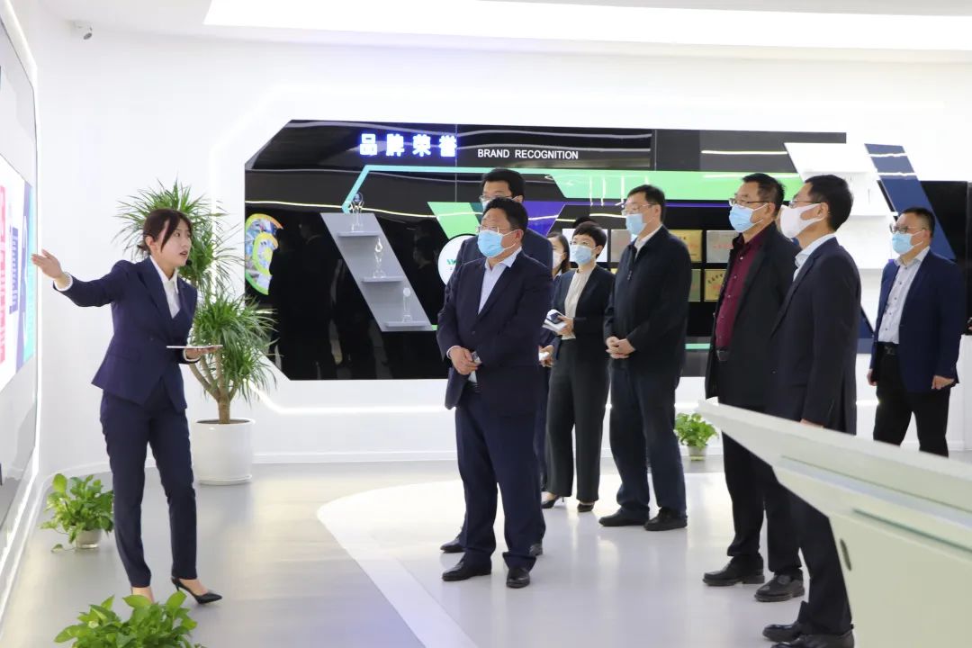 青島市民營經(jīng)濟發(fā)展局郭振棟局長一行蒞臨文達通股份督導(dǎo)調(diào)研