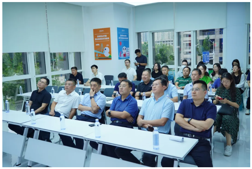 2024年青島市便民設(shè)施進(jìn)社區(qū)暨智慧城市宣講活動(dòng)順利舉辦 2024年青島市便民設(shè)施進(jìn)社區(qū)暨智慧城市宣講活動(dòng)順利舉辦