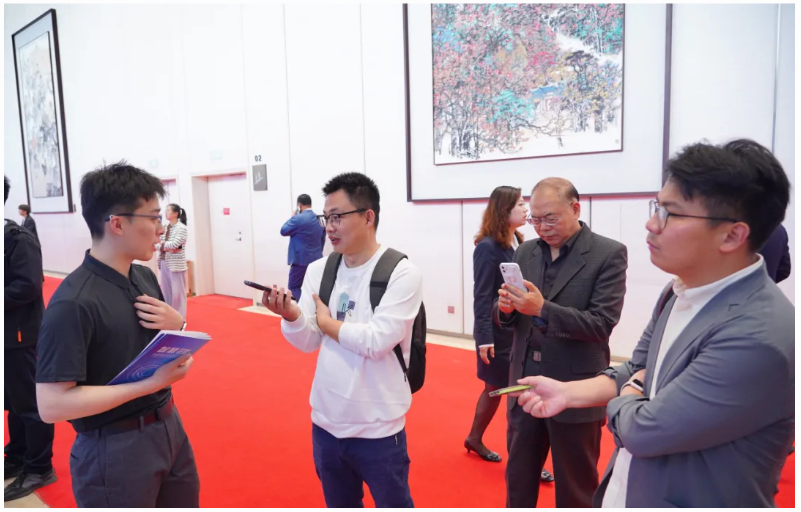 “機(jī)”聚新動能 “智”創(chuàng)新未來丨文達(dá)通無人清掃機(jī)器人亮相2025青島市具身智能機(jī)器人生態(tài)發(fā)展大會