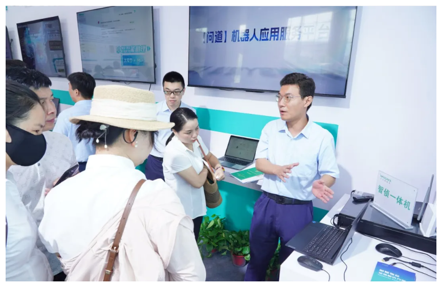 文達通股份攜”數(shù)智物業(yè)全鏈解決方案”亮相中國物博會，“AI+機器人”定義智慧物業(yè)新標桿