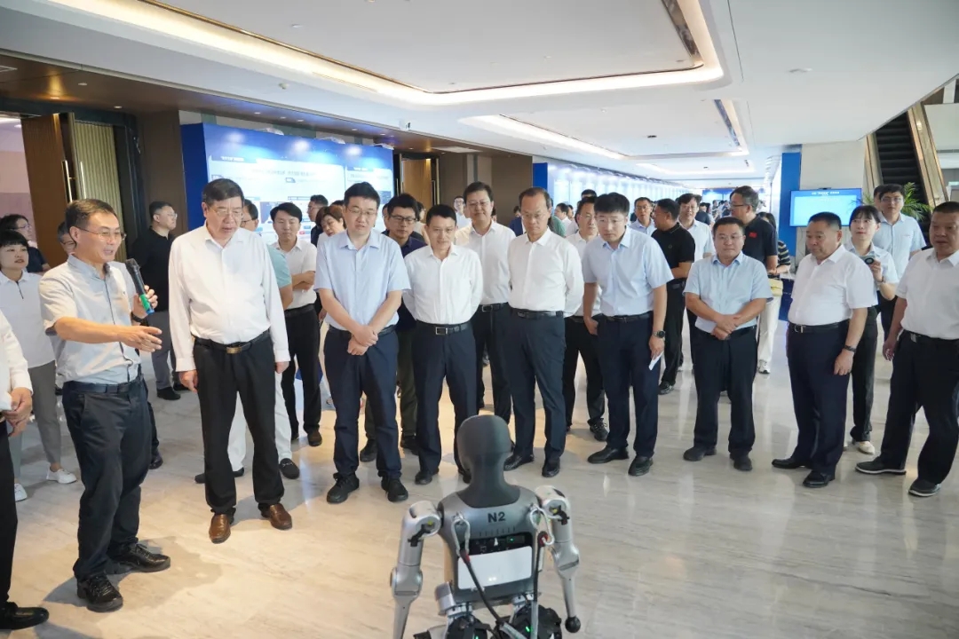 文達(dá)通股份攜“問道機(jī)器人”系列產(chǎn)品亮相山東省數(shù)字住建交流研討會(huì)